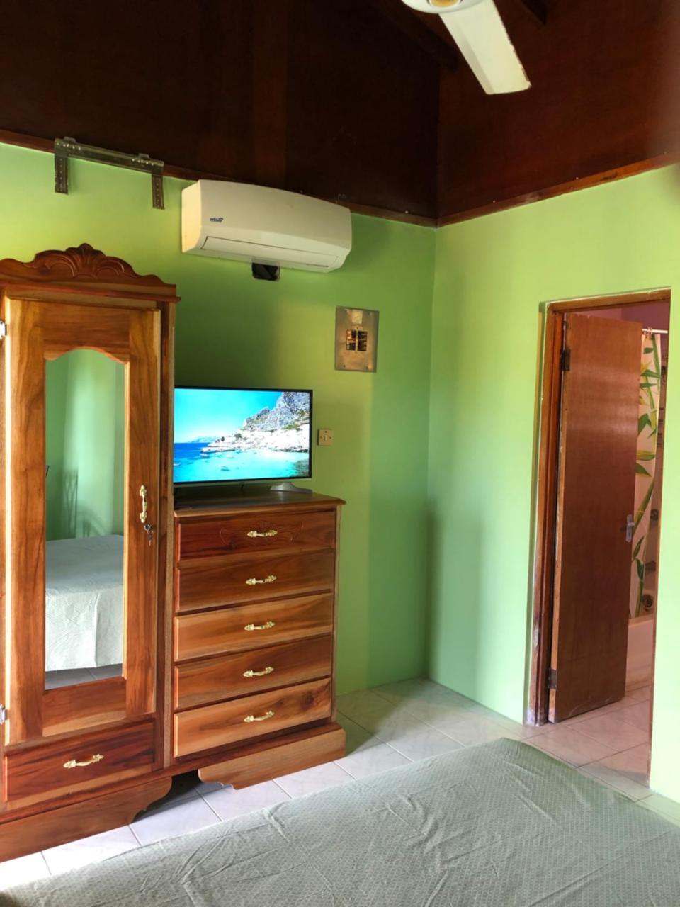 Seascape Apartments نيغريل المظهر الخارجي الصورة
